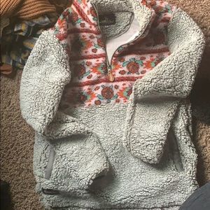 Two Simply Southern Fleece Pullovers 🦋